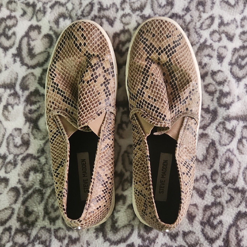 Steve Madden Tan and Black Snake Print Loafers